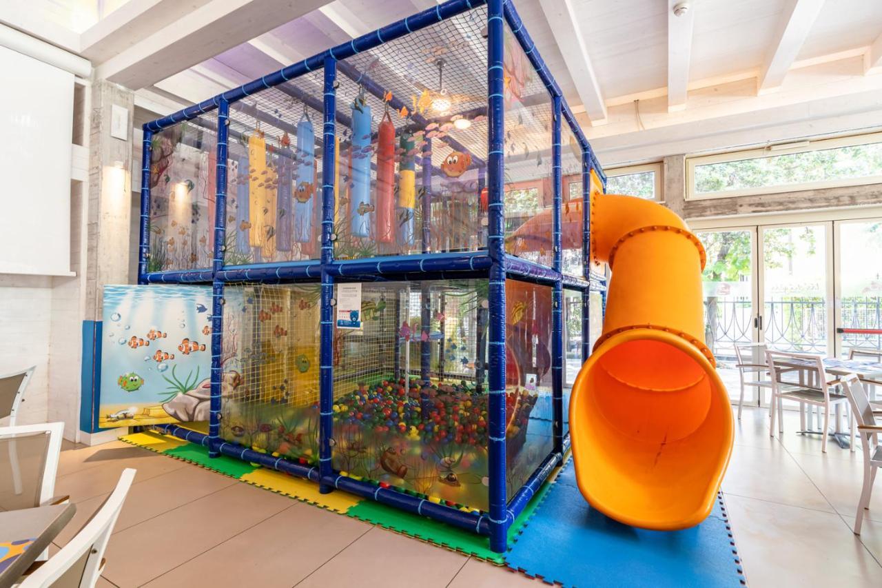 Hotel Gambrinus - Valentini Family Village เบลลาเรีย-อีเจอา มารีนา ภายนอก รูปภาพ