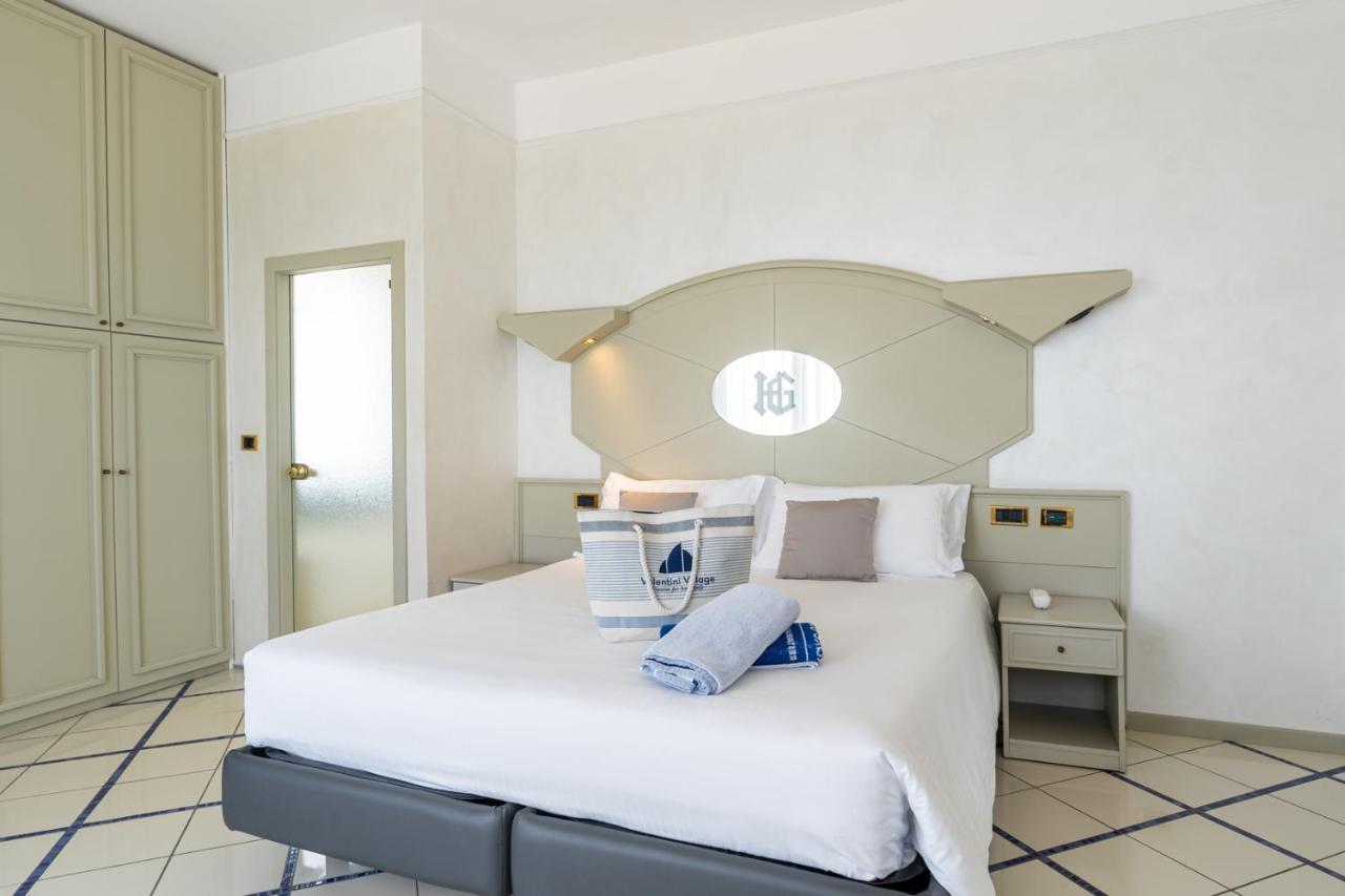 Hotel Gambrinus - Valentini Family Village เบลลาเรีย-อีเจอา มารีนา ภายนอก รูปภาพ