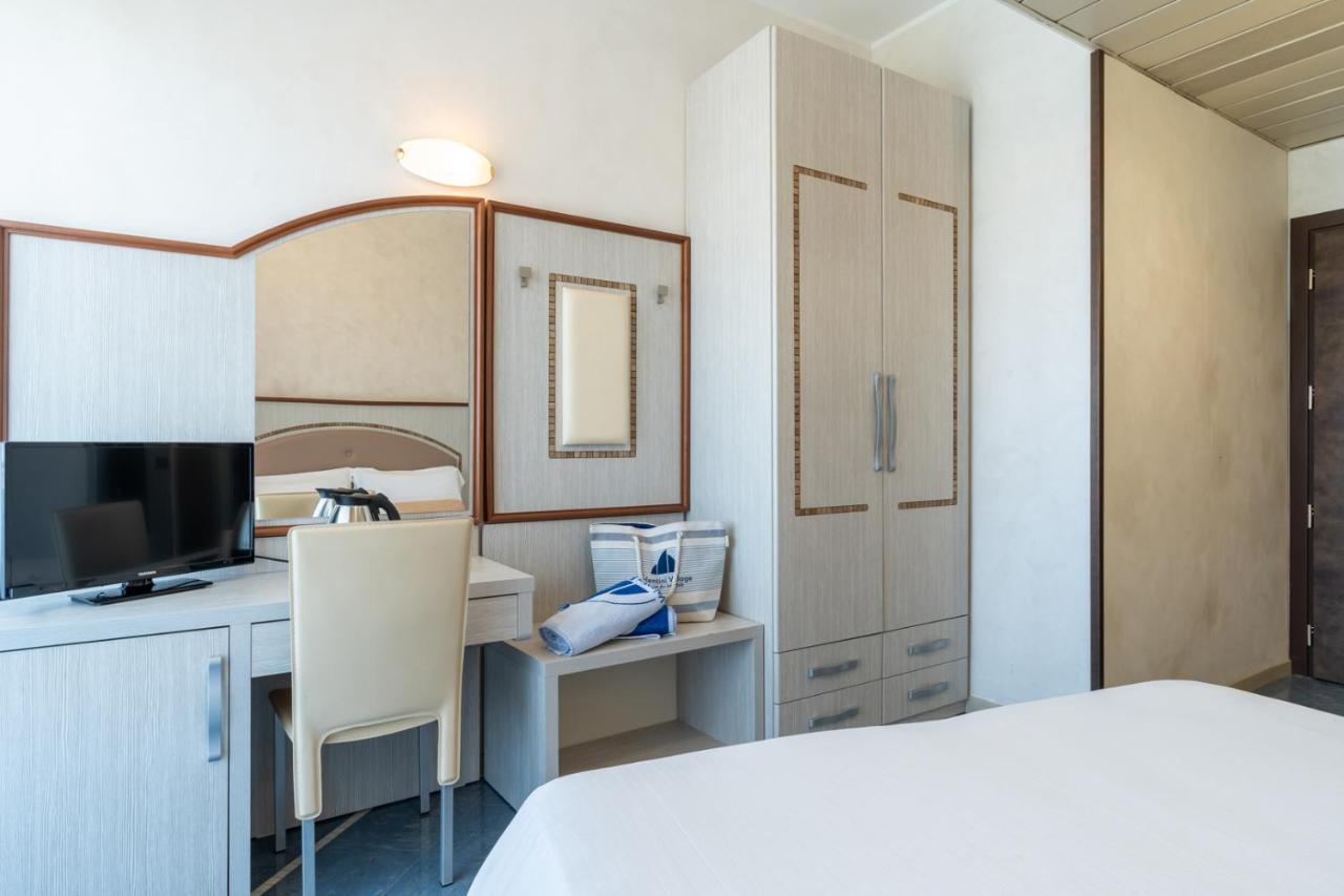 Hotel Gambrinus - Valentini Family Village เบลลาเรีย-อีเจอา มารีนา ภายนอก รูปภาพ