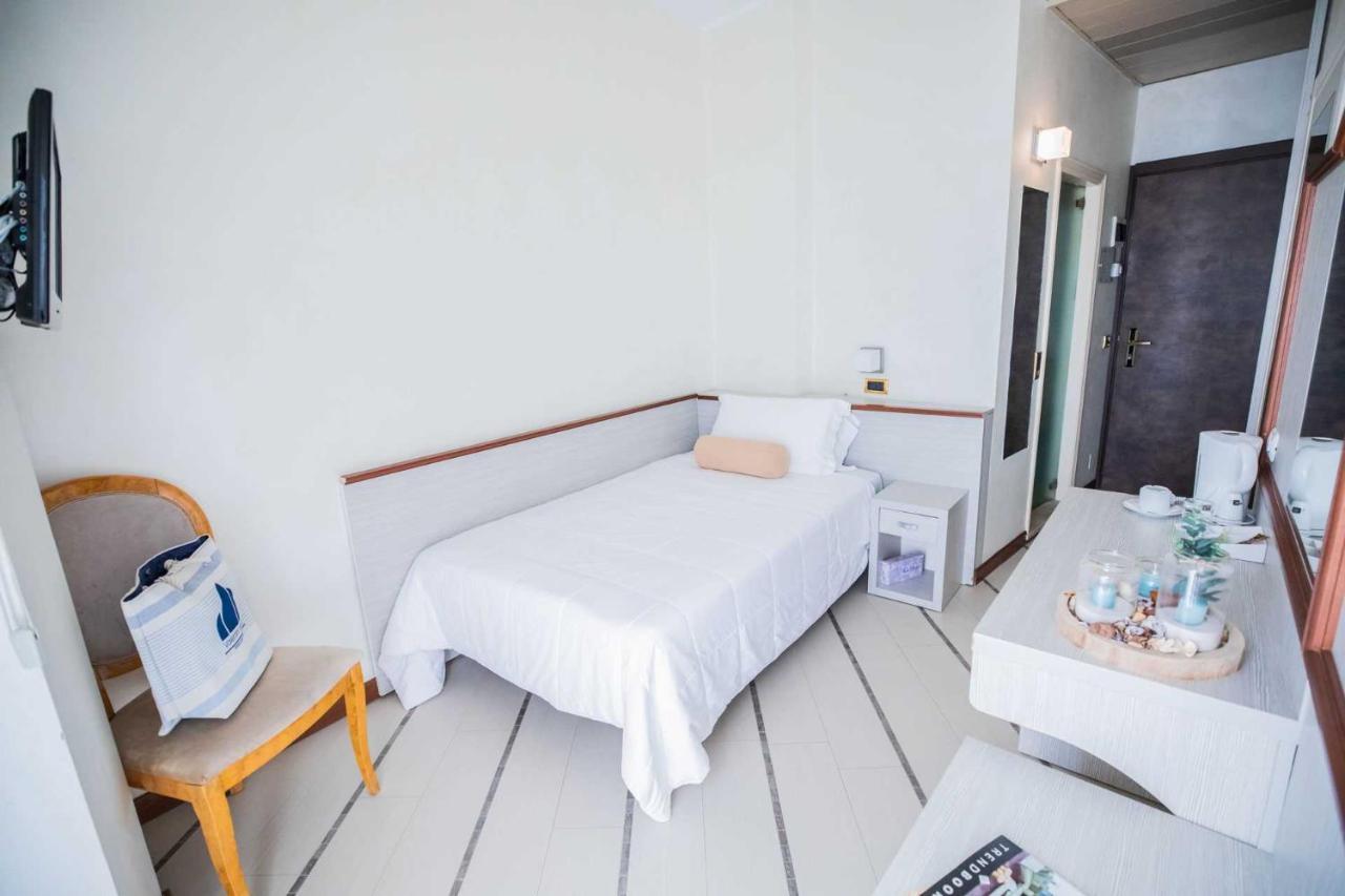 Hotel Gambrinus - Valentini Family Village เบลลาเรีย-อีเจอา มารีนา ภายนอก รูปภาพ