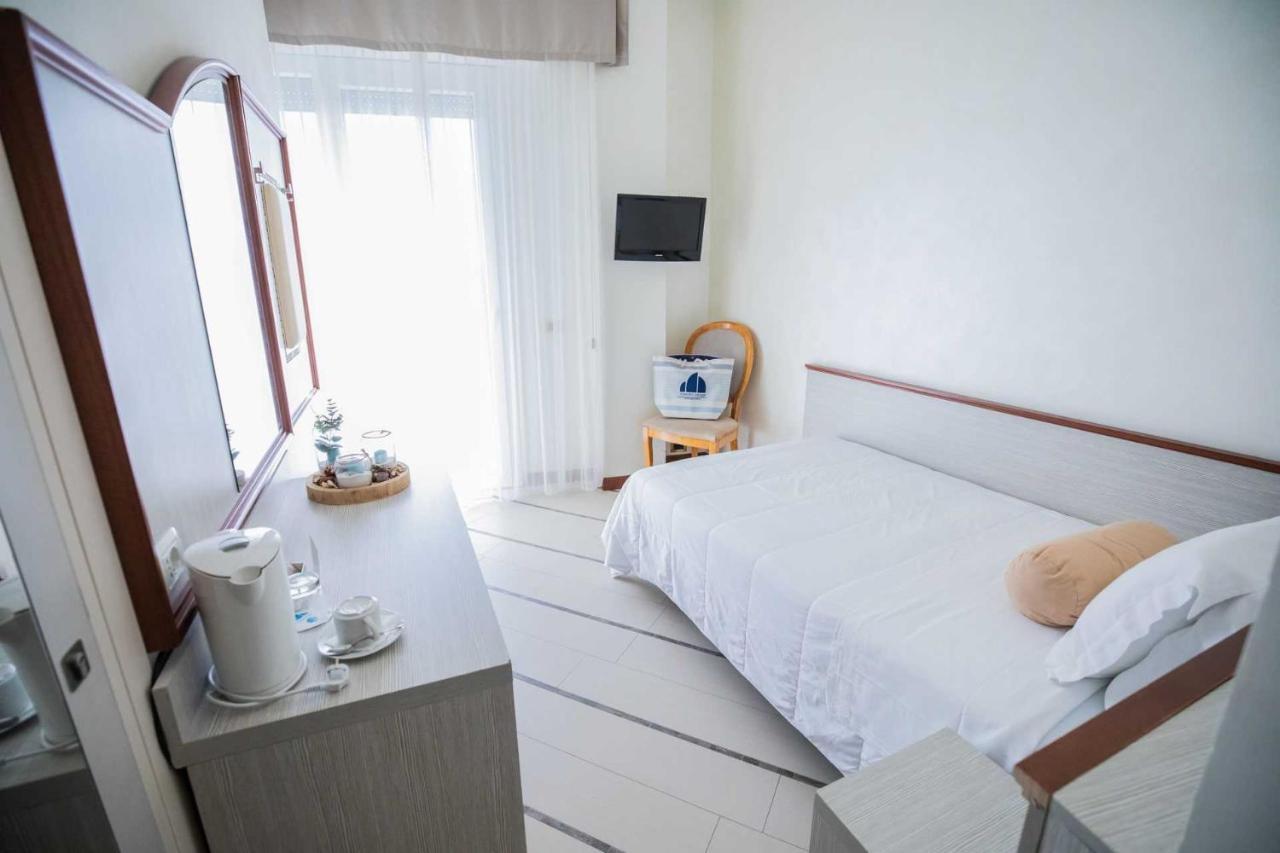 Hotel Gambrinus - Valentini Family Village เบลลาเรีย-อีเจอา มารีนา ภายนอก รูปภาพ
