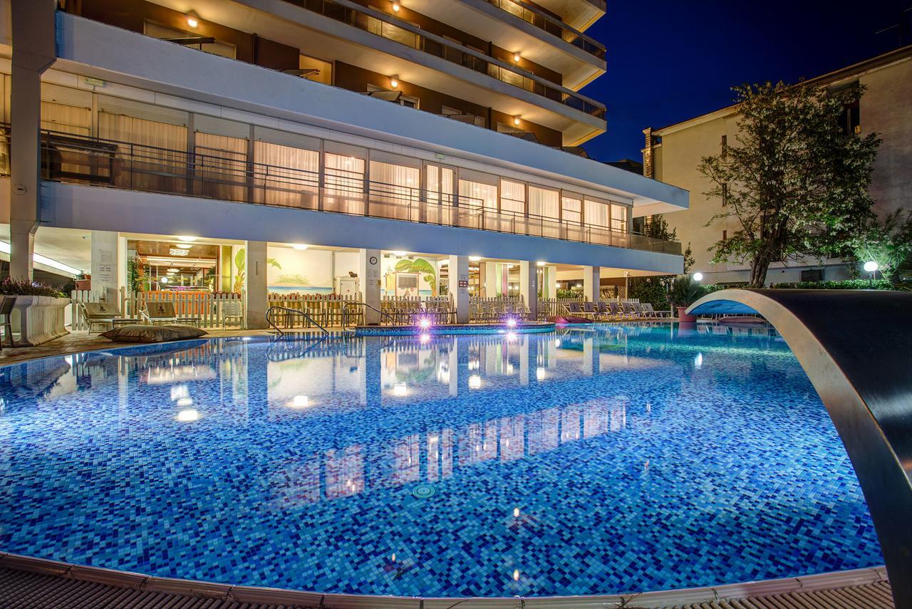 Hotel Gambrinus - Valentini Family Village เบลลาเรีย-อีเจอา มารีนา ภายนอก รูปภาพ
